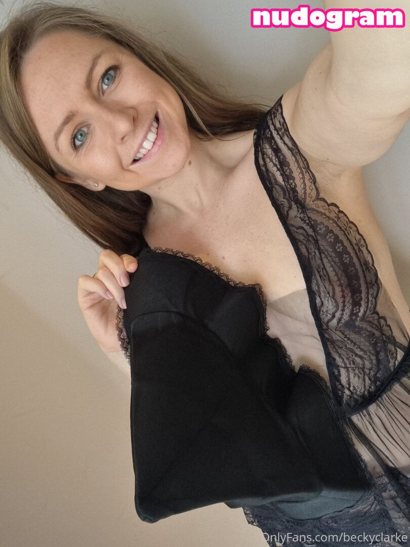 132303 Photo divulguée nue OnlyFans 424 - Nudogram v2.1