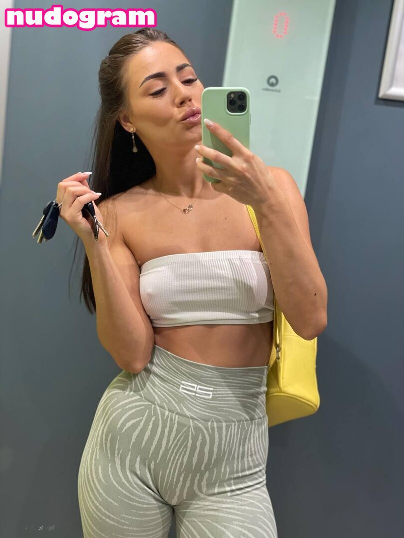 abbela_white  abigailwhhitee Nude Leaks OnlyFans Photo 3 - Nudogram v2.1