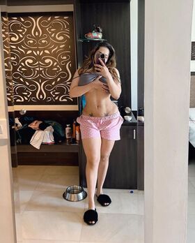 Aditi Mistry Nude Leaks OnlyFans Photo 8