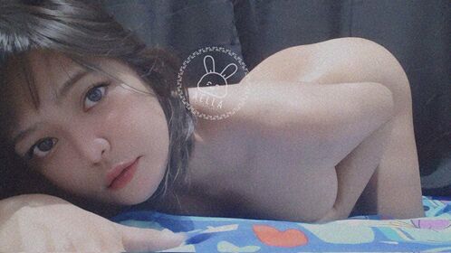 Aella R. Fotografie scursă ilegal OnlyFans dezbrăcată 21