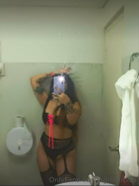 Agridulcea Vuotanut alastonkuva OnlyFans 21