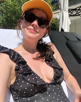 Aisling Bea Nude Leaks OnlyFans Photo 38