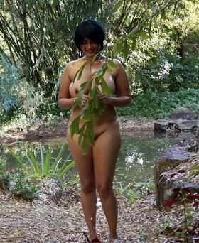 Aiysha Saagar Nude Leaks OnlyFans Photo 57