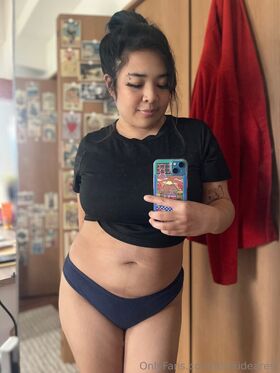 Akidearest Гола изтичане OnlyFans снимка 450