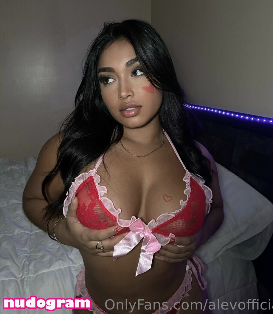 Alejandra Velasquez  Alevlq  alejandravlq  alevofficial__  pocahontasx_   pocavip Гола изтичане OnlyFans снимка 7 - Nudogram v2.1