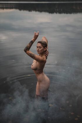 Aleksandraka Nude Leaks OnlyFans Photo 9