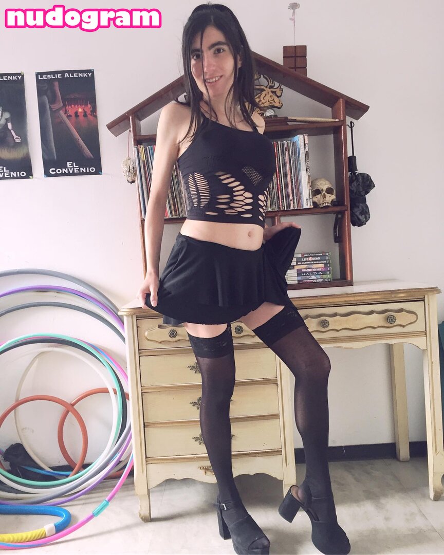 Leslie Alenky.nar OnlyFans nude 1