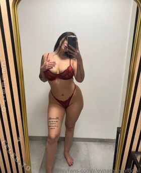 Aleyna Reyes Nude Leaks OnlyFans Photo 21