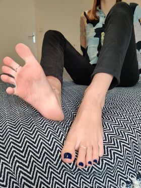 alicefrenchfeet Nude Leaks OnlyFans Photo 25