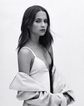 Alicia Vikander Nude Leaks OnlyFans Photo 22