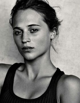 Alicia Vikander Nude Leaks OnlyFans Photo 24
