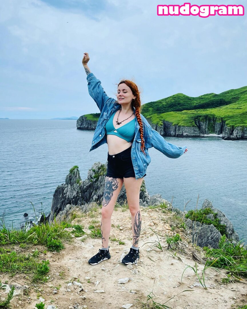 Alina Gingertail's confident display