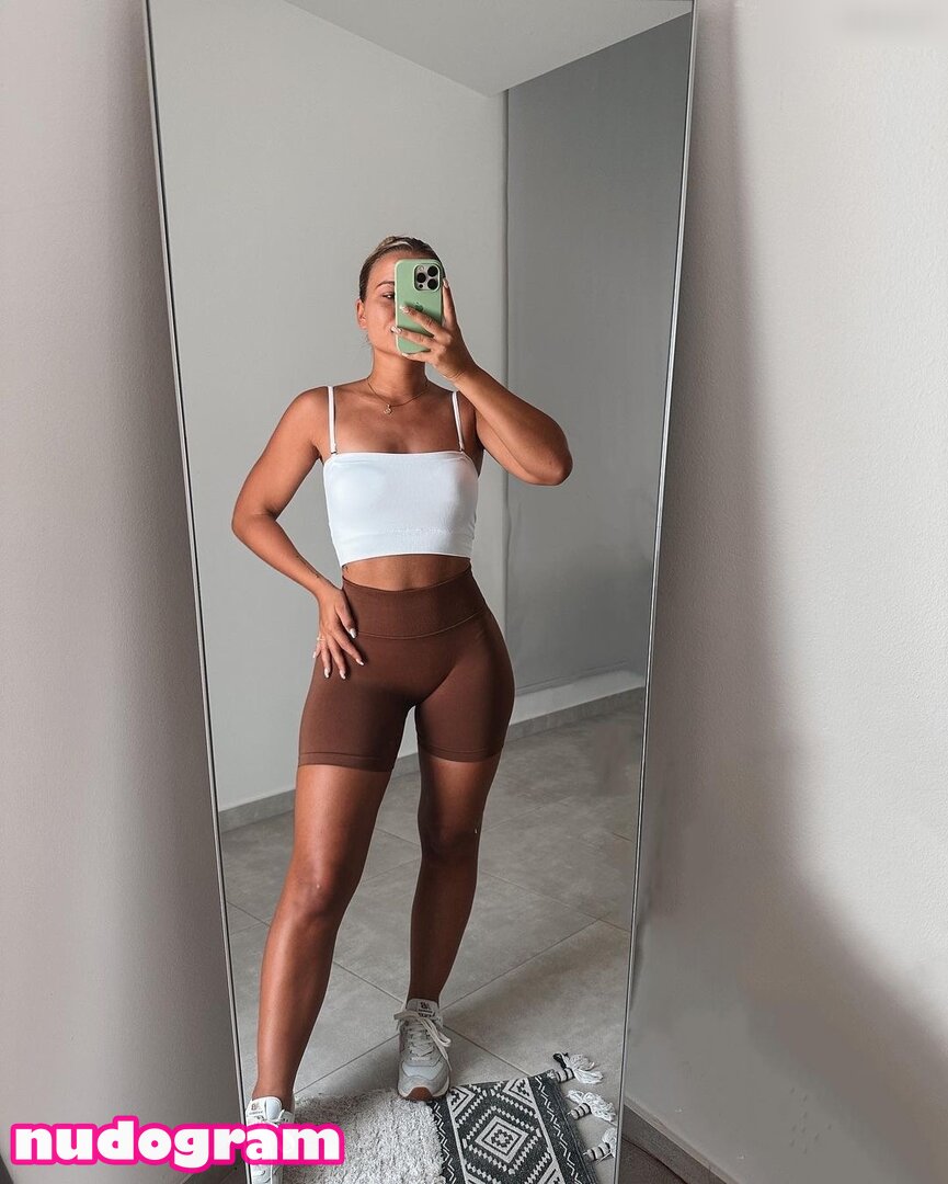 Alina Wachinger  alina770  alinaxloves Nude Leaks OnlyFans Photo 130 -  Nudogram v2.1