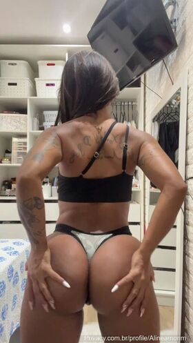 Aline Amorim Nude Leaks OnlyFans Photo 5
