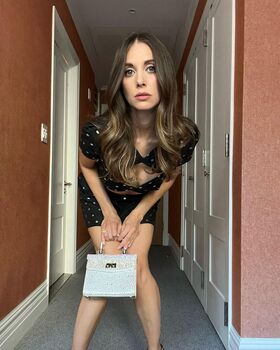 Alison Brie Nude Leaks OnlyFans Photo 30