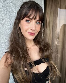 Alison Brie Nude Leaks OnlyFans Photo 213