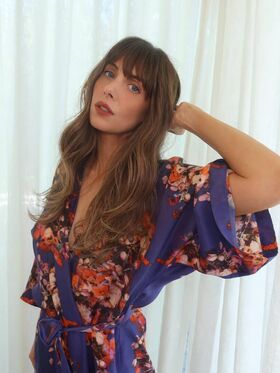 Alison Brie Çıplak Sızdırılmış OnlyFans Fotoğrafı 1010