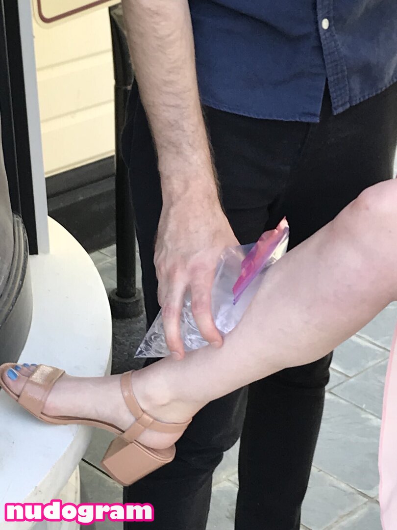 Allison Raskin  allisonraskin Фото утечки OnlyFans обнаженная №42 -  Nudogram v2.1