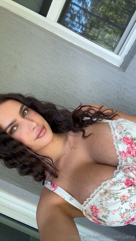 allurebyana Nacktes Leaks OnlyFans Foto 1