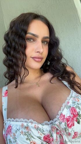 allurebyana Nacktes Leaks OnlyFans Foto 4