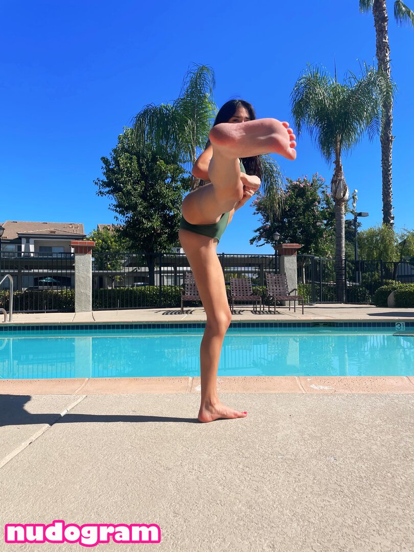 _allypie_  allypie114  allypie117 Гола изтичане OnlyFans снимка 9 -  Nudogram v2.1