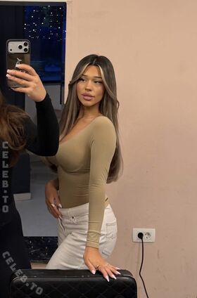 Almira Azemi Naakte Leaks OnlyFans Foto 92