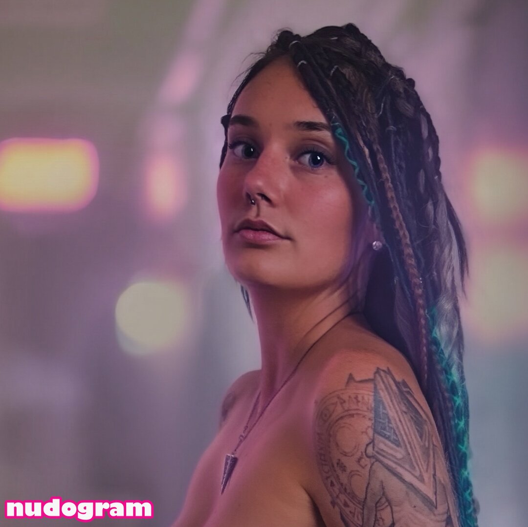 Alyce Ruby Гола изтичане OnlyFans снимка 13 - Nudogram v2.1