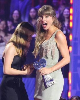 Alysa Liu Meztelen szivárgott OnlyFans fotó 101