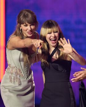 Alysa Liu Meztelen szivárgott OnlyFans fotó 111