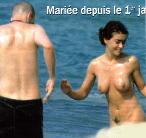 Alyssa Milano Nude Leaks OnlyFans Photo 87