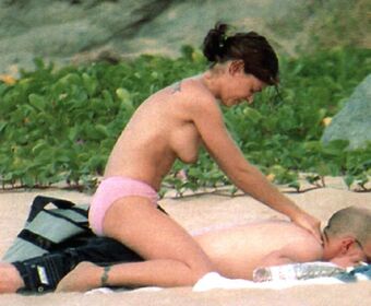 Alyssa Milano Nude Leaks OnlyFans Photo 94