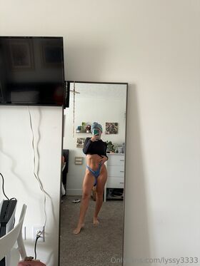 Alyssa Schwimer Nude Leaks OnlyFans Photo 17