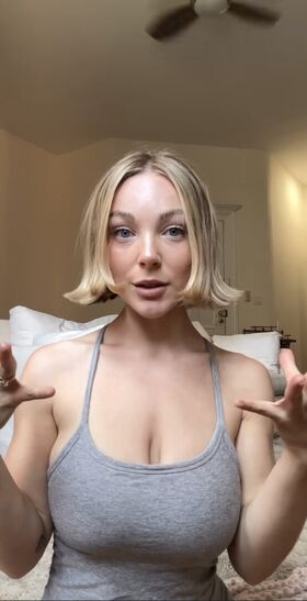 Amber Yackzan Гола изтичане OnlyFans снимка 3