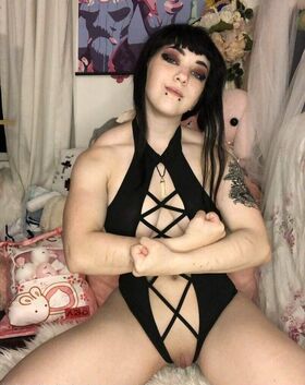 amberthevalkyrie Nude Leaks OnlyFans Photo 4