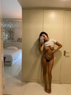 Ami Young Nude Leaks OnlyFans Photo 13