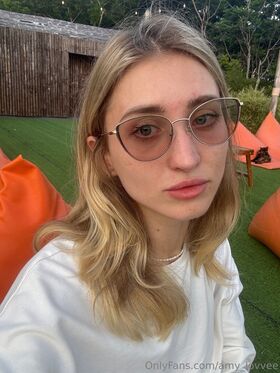 Amy_lovvee