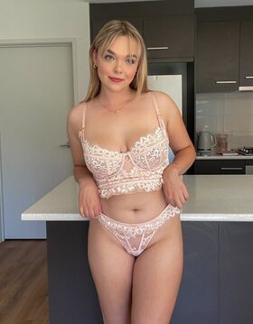 Amy Mae Nude Leaks OnlyFans Photo 33