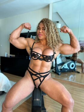 Amy Muscle Nude Leaks OnlyFans Photo 54