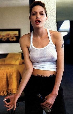 Angelina Jolie Nude Leaks OnlyFans Photo 24