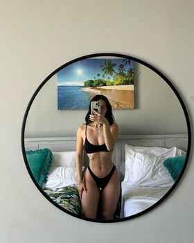 Anisia Martinez Nude Leaks OnlyFans Photo 2