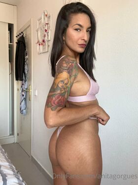 anitagorgues Nude Leaks OnlyFans Photo 131