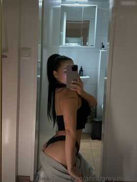 Anna Grey Vuotanut alastonkuva OnlyFans 22