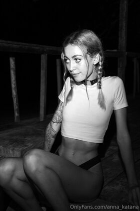 anna_katana
