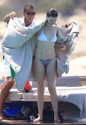 Anne Hathaway Nude Leaks OnlyFans Photo 799