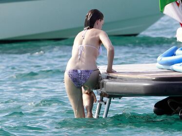 Anne Hathaway Nude Leaks OnlyFans Photo 803