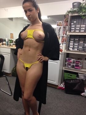 Annika Eve Nude Leaks OnlyFans Photo 4