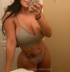 Antoinette Martinez Nude Leaks OnlyFans Photo 8