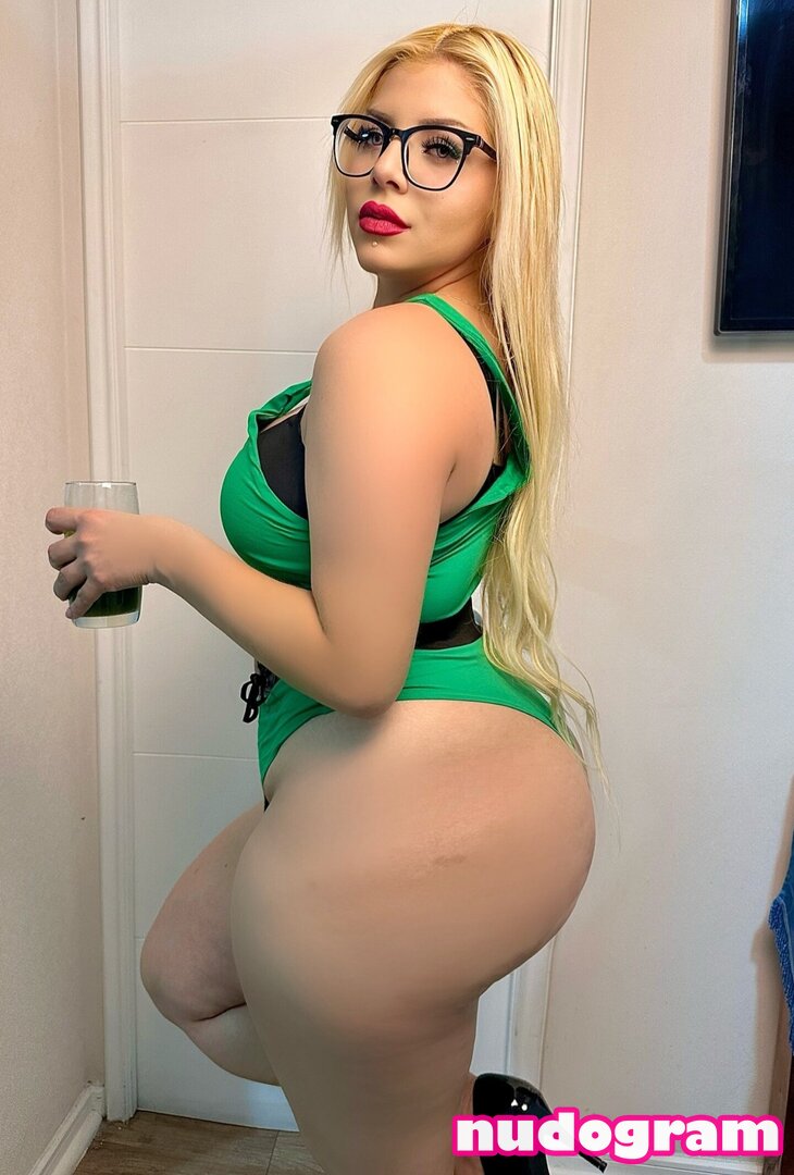 Antonella Paiva  Misscurvy  misscurvyoficial2 Гола изтичане OnlyFans  снимка 16 - Nudogram v2.1