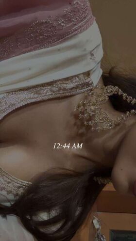 Anushka Singh Nude Leaks OnlyFans Photo 9