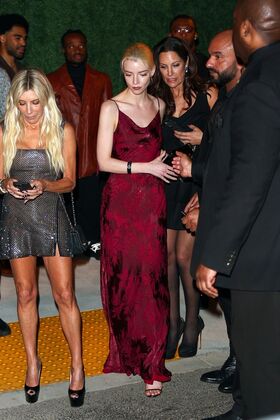 Anya Taylor-Joy Nude Leaks OnlyFans Photo 299